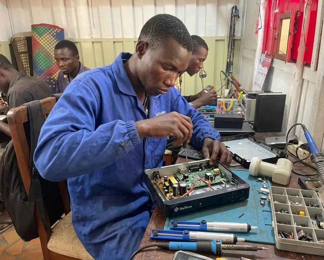 Infrastructure réseau informatique bureau Adjohoun